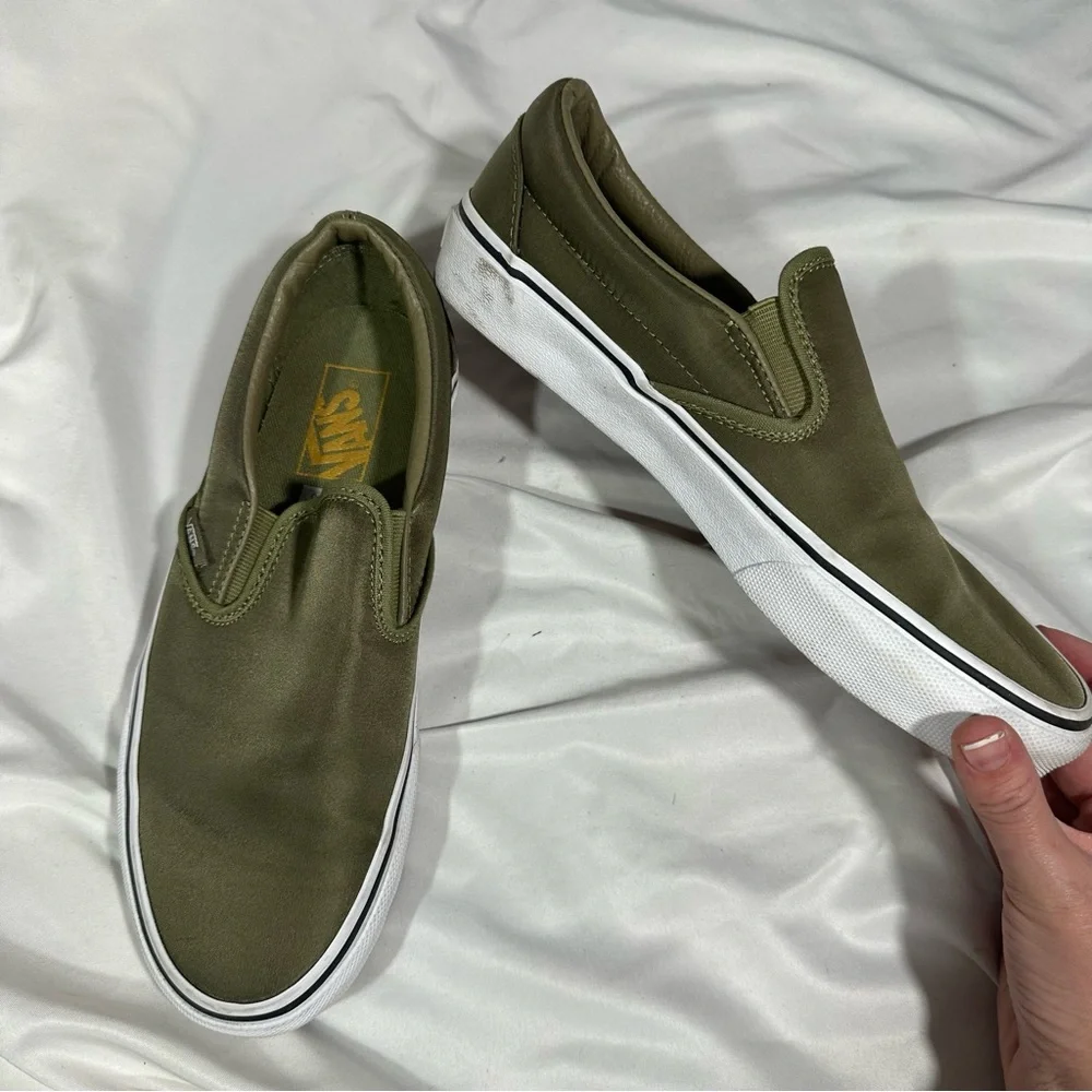EUC Vans Olive Green Slip-On Shiny Sneakers SZ US 8.5‎